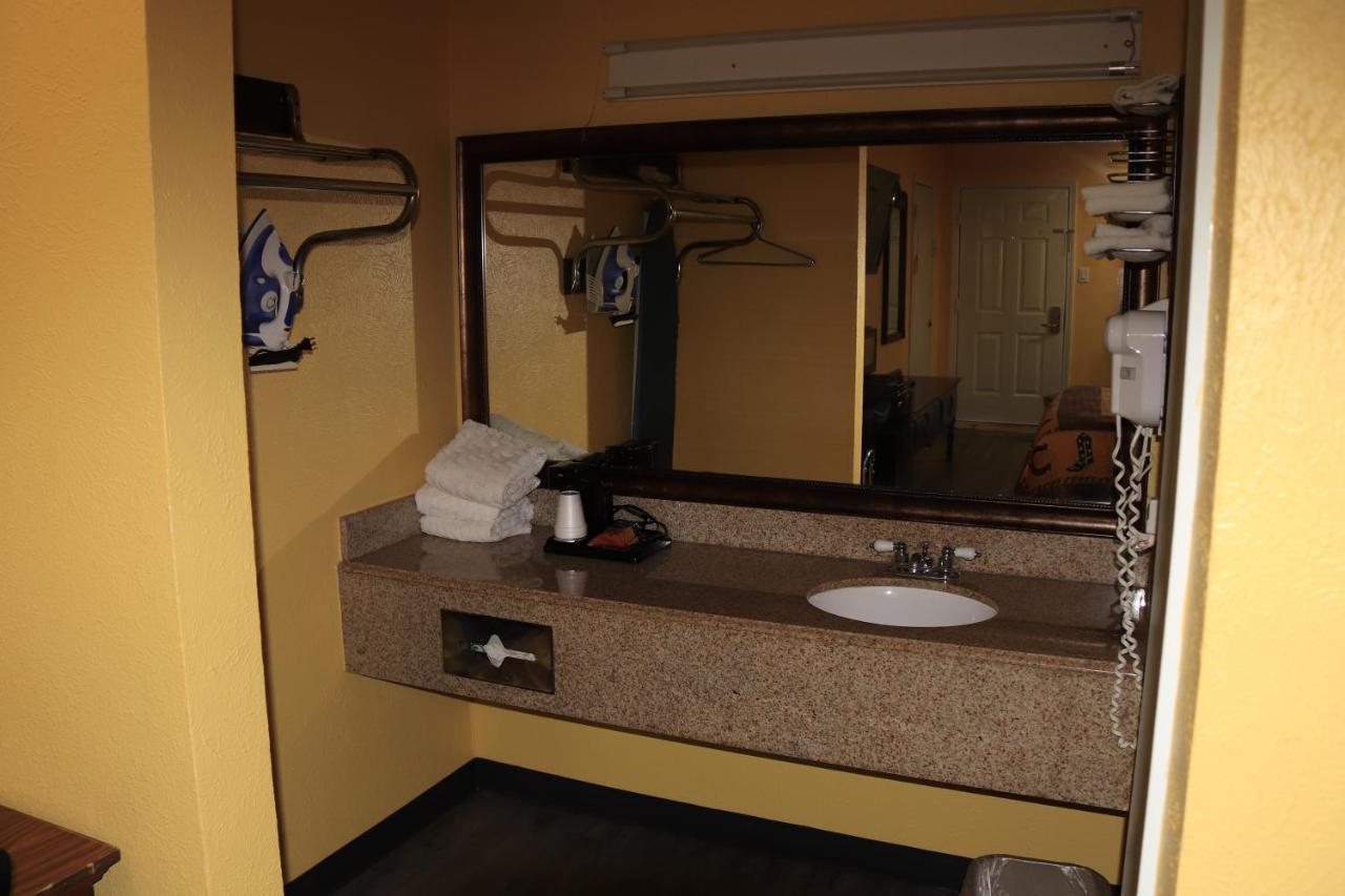 Chaparral Motel Hallettsville 외부 사진